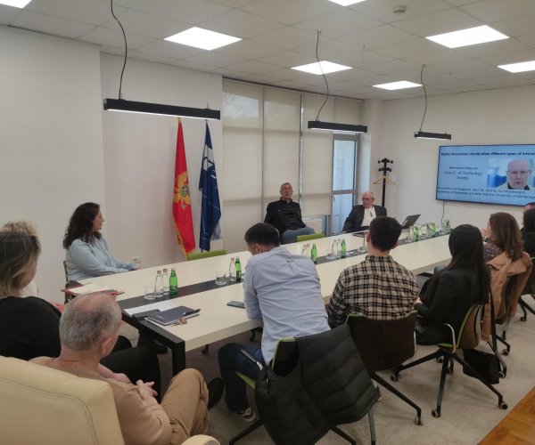 REPRESENTATIVES FROM THE NLM AT THE PRESENTATION OF THE NID (NET-INTERACTIVE DOCUMENTS) PLATFORM